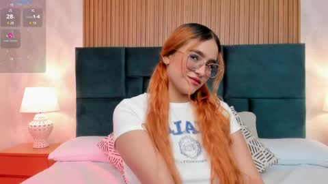 Snapshot of amber_kiss_ chatting on September 2025 06:44:02 PM Emily online show from September 2025 06:44:02 PM