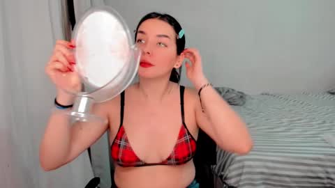 Snapshot of amber_landy1 chatting on December 2024 01:31:02 AM amber online show from December 2024 01:31:02 AM