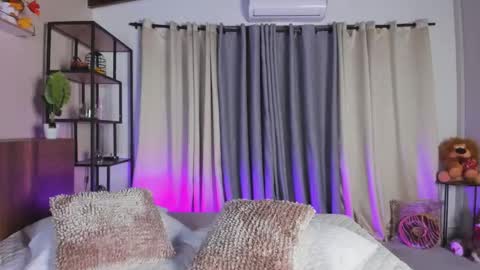 Amber online show from September 2025 09:04:02 PM