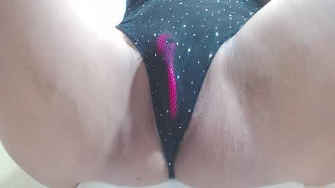 Amber Moore online show from November 2025 01:00:02 PM