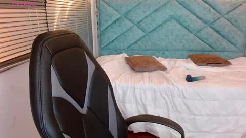 Amber online show from January 2025 10:19:01 AM