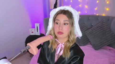 amber_palmer online show from April 2026 08:00:02 PM