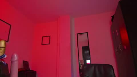 Snapshot of amber_smith20 chatting on January 2025 01:21:01 AM find me here --- online show from January 2025 01:21:01 AM