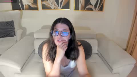 Amber  online show from May 2026 04:09:02 AM