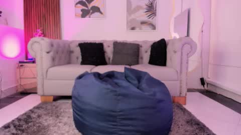 Snapshot of amberinihoffman chatting on October 2025 12:28:02 PM Amber online show from October 2025 12:28:02 PM