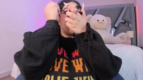 Snapshot of amberinihoffman chatting on October 2025 12:09:02 PM Amber online show from October 2025 12:09:02 PM