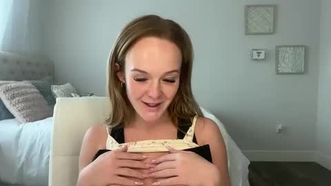 Snapshot of amberjayxox0 chatting on October 2025 07:25:02 PM Amber online show from October 2025 07:25:02 PM