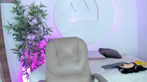 Snapshot of amberjoymilf chatting on March 2026 12:33:01 PM Amber online show from March 2026 12:33:01 PM