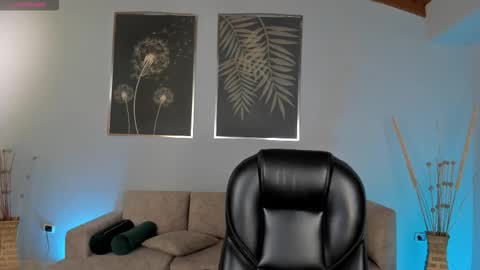 Amber  online show from October 2025 02:52:01 AM