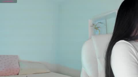 Amber online show from November 2025 12:38:01 PM