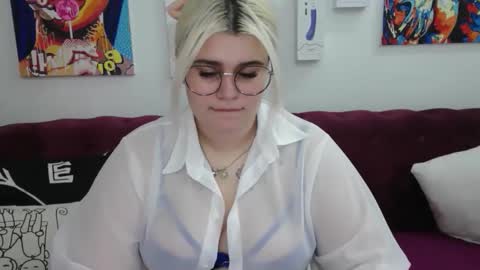 Amber online show from September 2025 03:09:02 AM