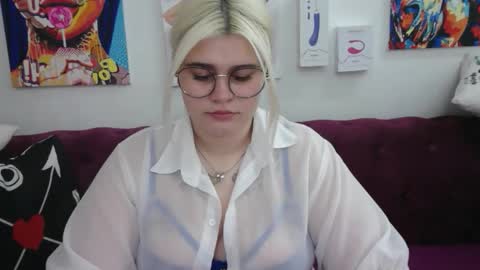 Amber online show from October 2025 01:59:02 AM