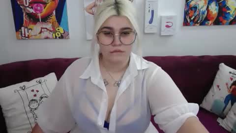 Amber online show from October 2025 02:12:02 AM