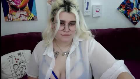 Amber online show from November 2025 02:12:01 AM