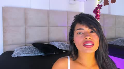 Snapshot of ambermoss1 chatting on April 2026 02:47:01 PM Amber online show from April 2026 02:47:01 PM