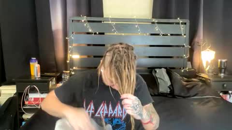 Amberneddie online show from November 2025 05:34:02 PM