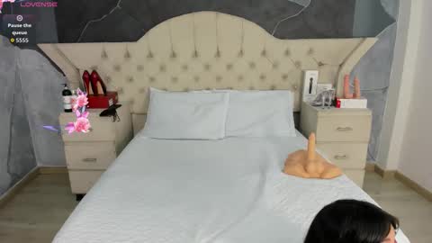 Snapshot of amberrgrey_ chatting on September 2025 06:35:01 PM Amber Grey online show from September 2025 06:35:01 PM