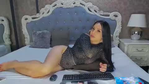Snapshot of amberwilliamx chatting on December 2024 09:54:02 AM Ella online show from December 2024 09:54:02 AM