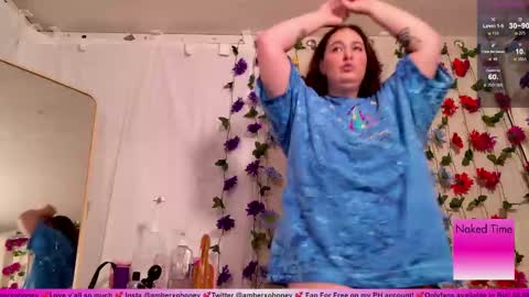 Snapshot of amberxoxhoney chatting on October 2025 07:08:01 PM Amber Honey online show from October 2025 07:08:01 PM