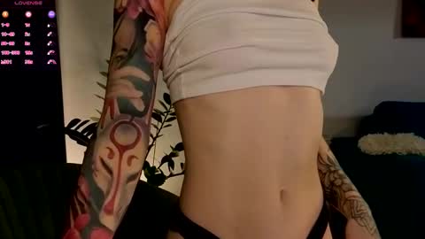 Moon inst 4mbientmoon online show from November 2025 05:02:01 PM