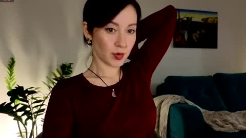 Moon inst 4mbientmoon online show from April 2026 05:54:01 PM