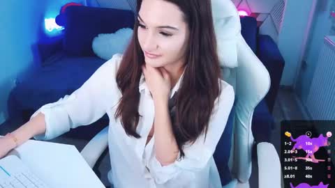 Snapshot of ambraenm chatting on March 2026 01:50:01 PM AmbraEnm online show from March 2026 01:50:01 PM