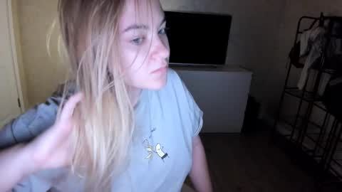 Snapshot of ambrosia__ chatting on September 2025 01:16:02 AM ambrosia__ online show from September 2025 01:16:02 AM