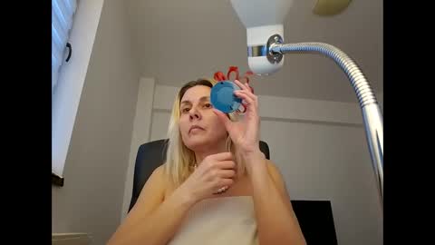 Beatrice online show from February 2026 03:16:02 PM