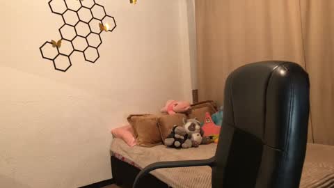 Amelia online show from September 2025 12:09:02 PM