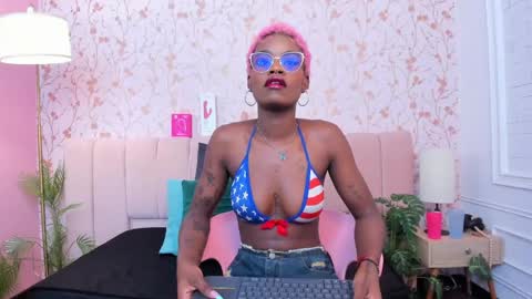 Snapshot of amelia_adms chatting on April 2026 07:16:01 PM Amelia Adams online show from April 2026 07:16:01 PM