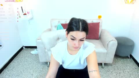 Snapshot of amelia_jacksonn chatting on December 2024 09:44:01 AM A M E L I A online show from December 2024 09:44:01 AM