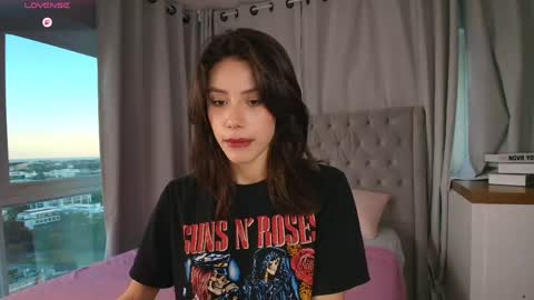 amelia_mee online show from June 2026 07:51:02 PM