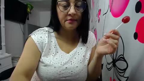 Amelia online show from December 2025 05:53:01 PM