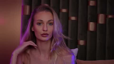 Amelia online show from November 2025 06:33:02 AM