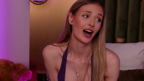 Snapshot of ameliaangell chatting on April 2026 07:11:02 AM Amelia online show from April 2026 07:11:02 AM