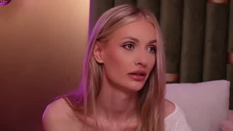 Amelia online show from June 2026 07:25:01 PM