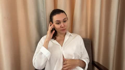 Snapshot of ameliahenderson chatting on May 2026 02:06:02 AM Ameli online show from May 2026 02:06:02 AM