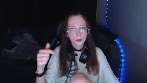 Snapshot of ameliakamishiro chatting on October 2025 09:12:02 PM Amelia online show from October 2025 09:12:02 PM