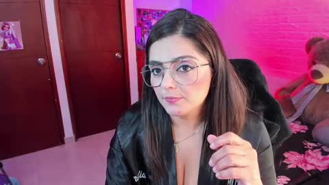 Snapshot of ameliamedina chatting on February 2025 10:16:01 AM I am Ame Nice to meet you online show from February 2025 10:16:01 AM