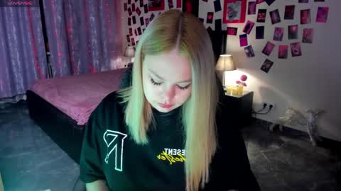 Snapshot of ameliamerris chatting on April 2026 08:39:01 PM Amelia online show from April 2026 08:39:01 PM