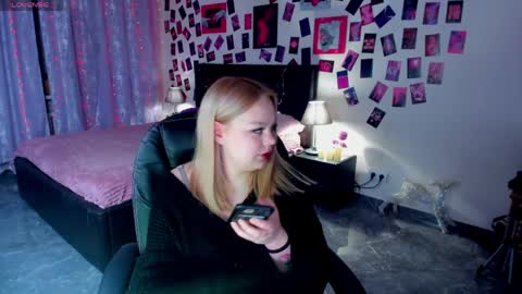 Snapshot of ameliamerris chatting on April 2026 09:37:01 PM Amelia online show from April 2026 09:37:01 PM