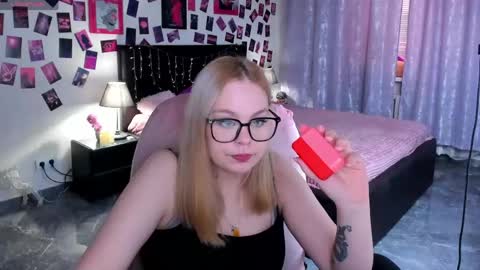 Snapshot of ameliamerris chatting on April 2026 11:27:01 AM Amelia online show from April 2026 11:27:01 AM