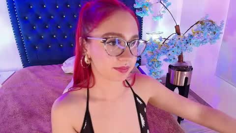 Snapshot of amelie_adamsx chatting on April 2026 08:57:02 PM Amelie online show from April 2026 08:57:02 PM