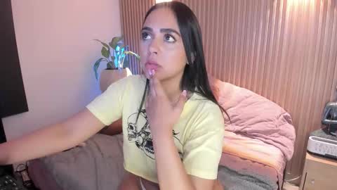 Snapshot of amelie_x chatting on November 2025 03:01:01 PM Amelie online show from November 2025 03:01:01 PM