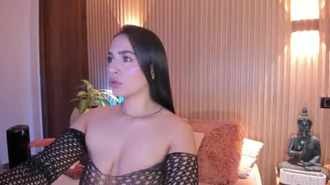 Amelie online show from May 2026 01:22:01 AM