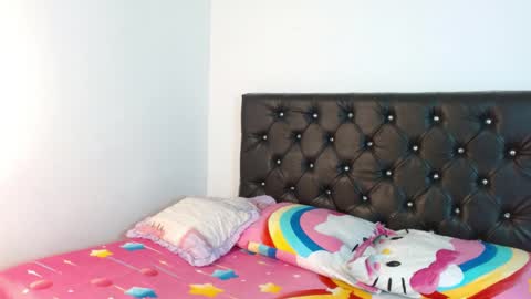 Ameliejoness  online show from April 2026 08:57:02 PM