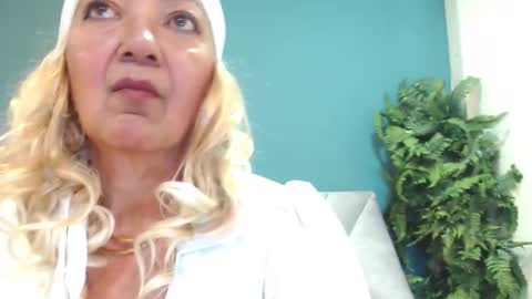 Snapshot of amelielux chatting on March 2026 06:58:01 PM Amelie Lux online show from March 2026 06:58:01 PM