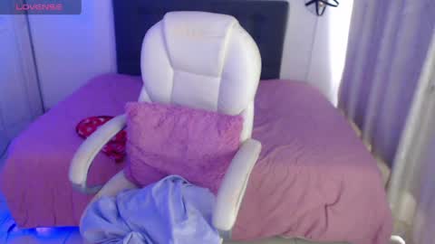 Amelie  online show from May 2026 03:38:02 PM