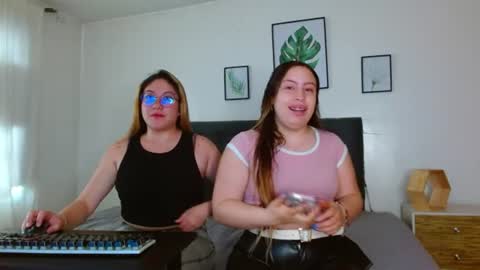 Amelie  online show from June 2026 02:43:01 PM