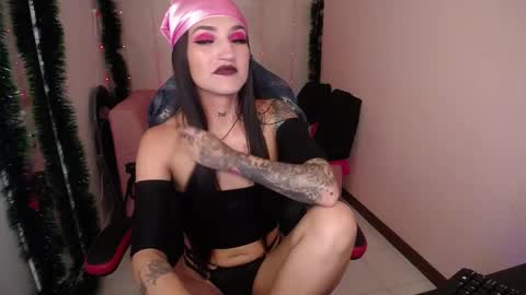 Snapshot of amelierouss chatting on December 2024 03:25:02 PM AMELIEROUS .. see you tomorrow kisses online show from December 2024 03:25:02 PM
